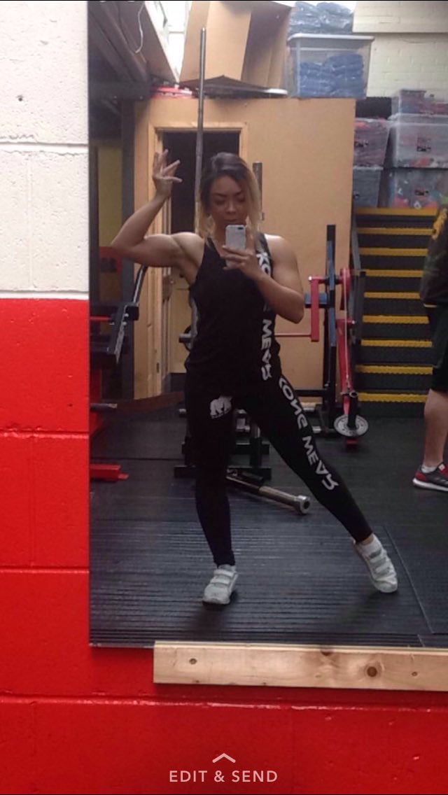 jackiethomas_18's tweet photo. 8 weeks out 💪🏽💪🏽 #pca#bodybuilding https://t.co/laVQqX21ZI