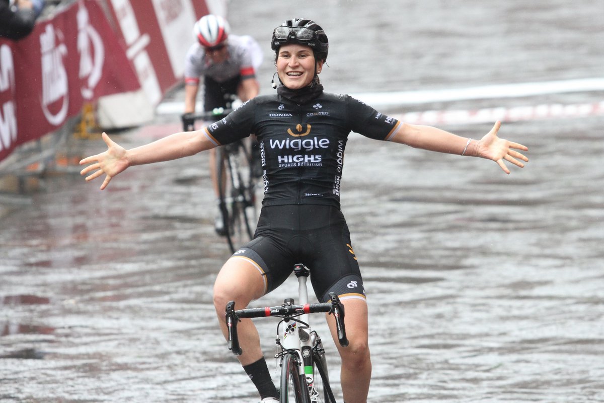 Video: <a href="/ElisaLongoB/">Elisa Longo Borghini</a> won the <a href="/StradeBianche/">Strade Bianche</a> today despite a crash and two bike changes! What an incredible race! bit.ly/2mReFOS