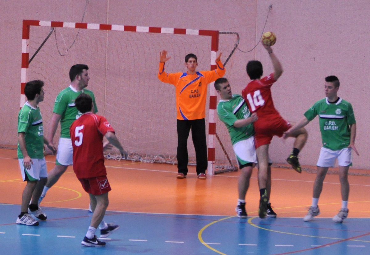 CornetF's tweet photo. Por el esfuerzo la lucha y la ilusión. Por todas las alegrías. Los goles y los gritos. Por que te lo has merecido todo enano. #14 @acornetg https://t.co/VuniSgJE8n