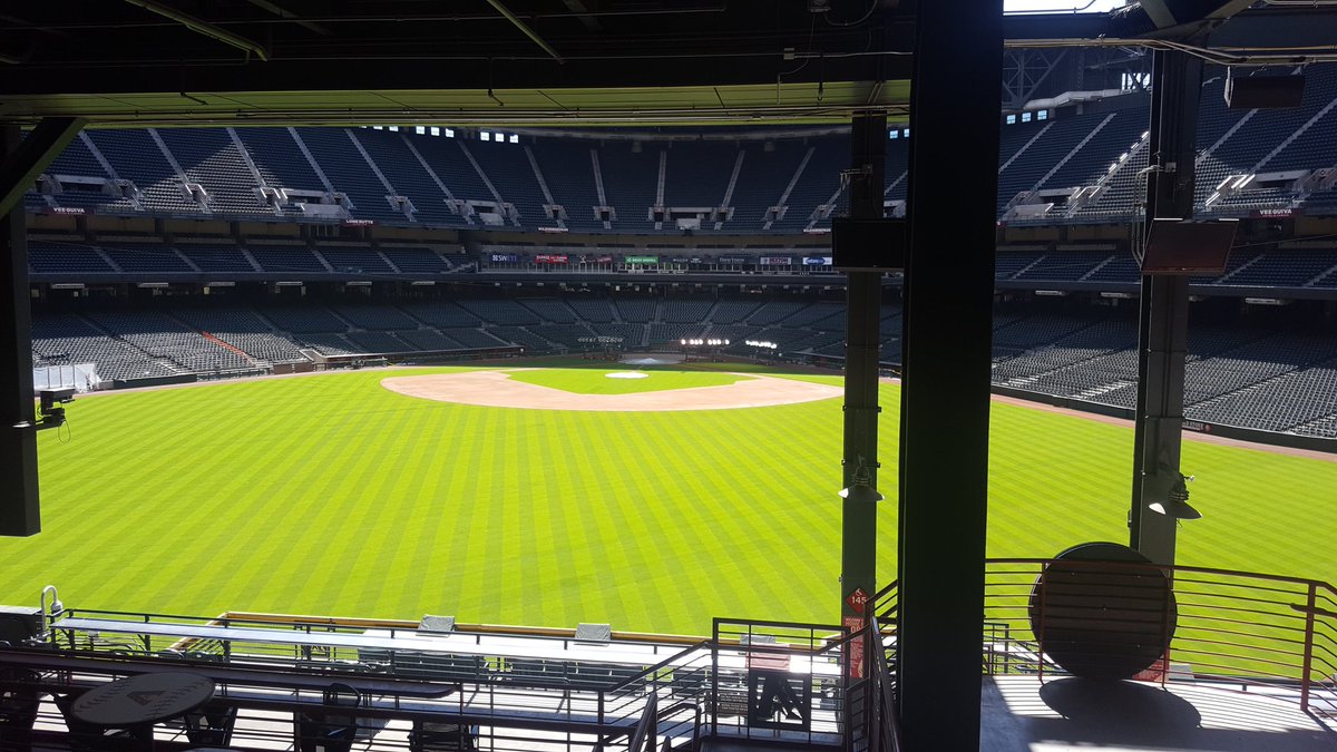 AlexaSowers's tweet photo. Taking a quick lunch break at chase field to send a shout out to #TeamEquilibrium doing the questival event by @cotopaxi @TheQuestival https://t.co/qLKYZpd52L