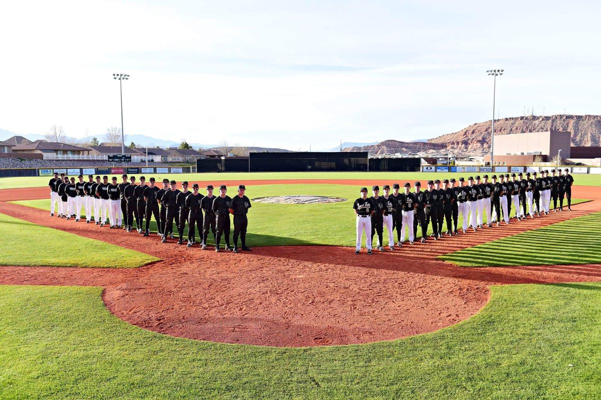 KonnerBlomquist's tweet photo. I honestly love this team❤⚾️ https://t.co/HoGnYYn8wX