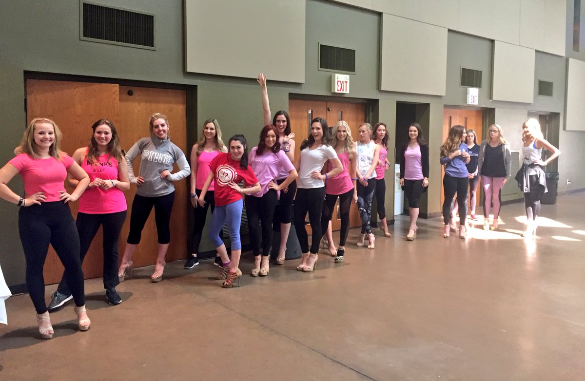 MissAmericaAZ's tweet photo. Werking it at #MAOCrashCourse during walking/modeling workshops π π #MissAZ2017 #MissArizona https://t.co/stXtA1bkDO