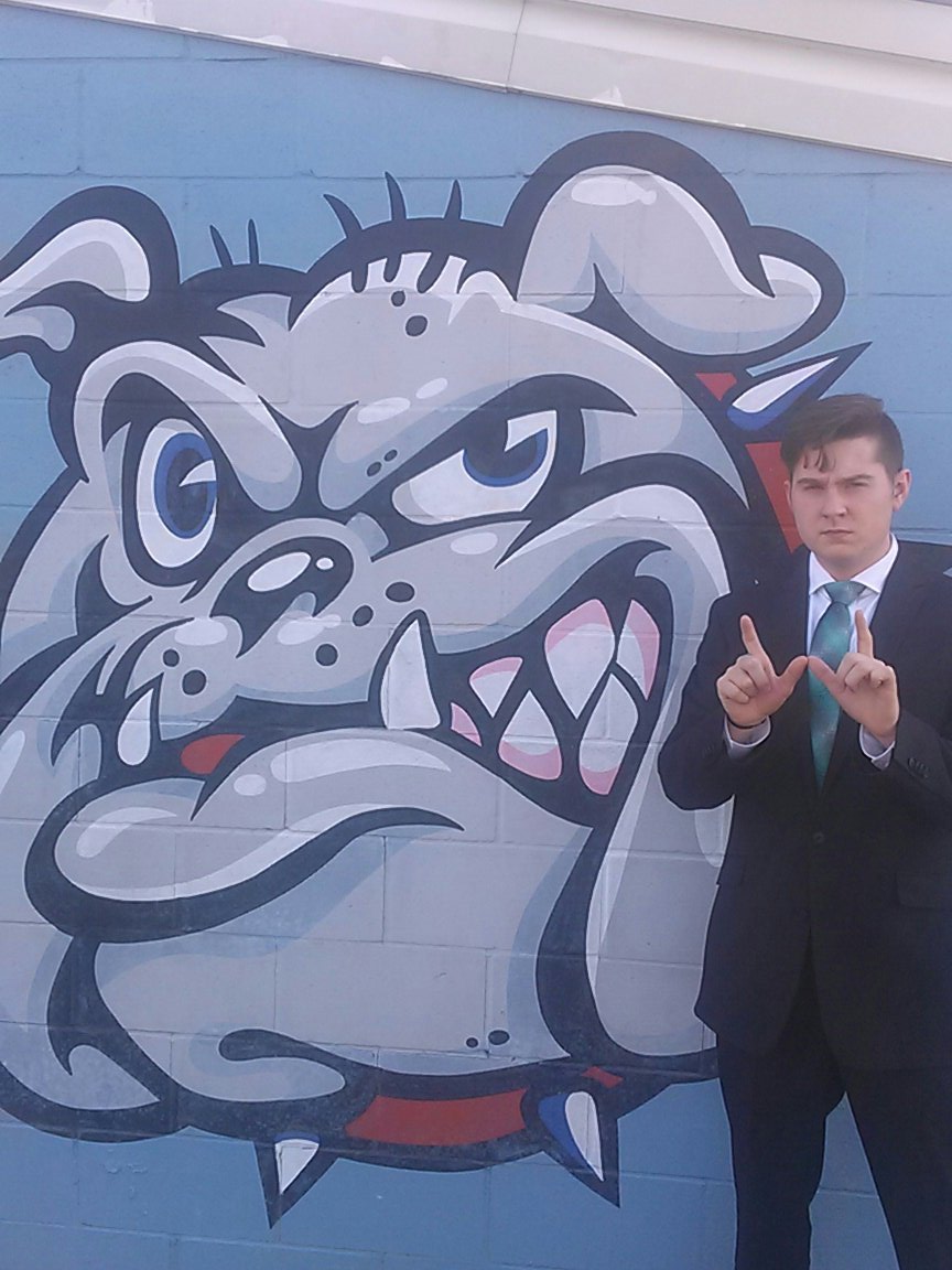joeyouce's tweet photo. Annual picture with the bulldog #RTTC2017 @RTTCMilford https://t.co/R2AcOYMsqx