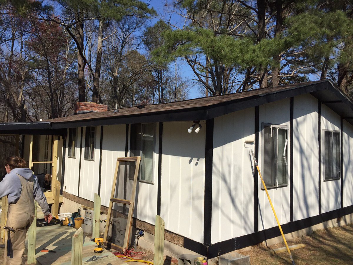 AFHS_Key_Club's tweet photo. Habitat for Humanity today 🏠 https://t.co/hE7ec3ZM65