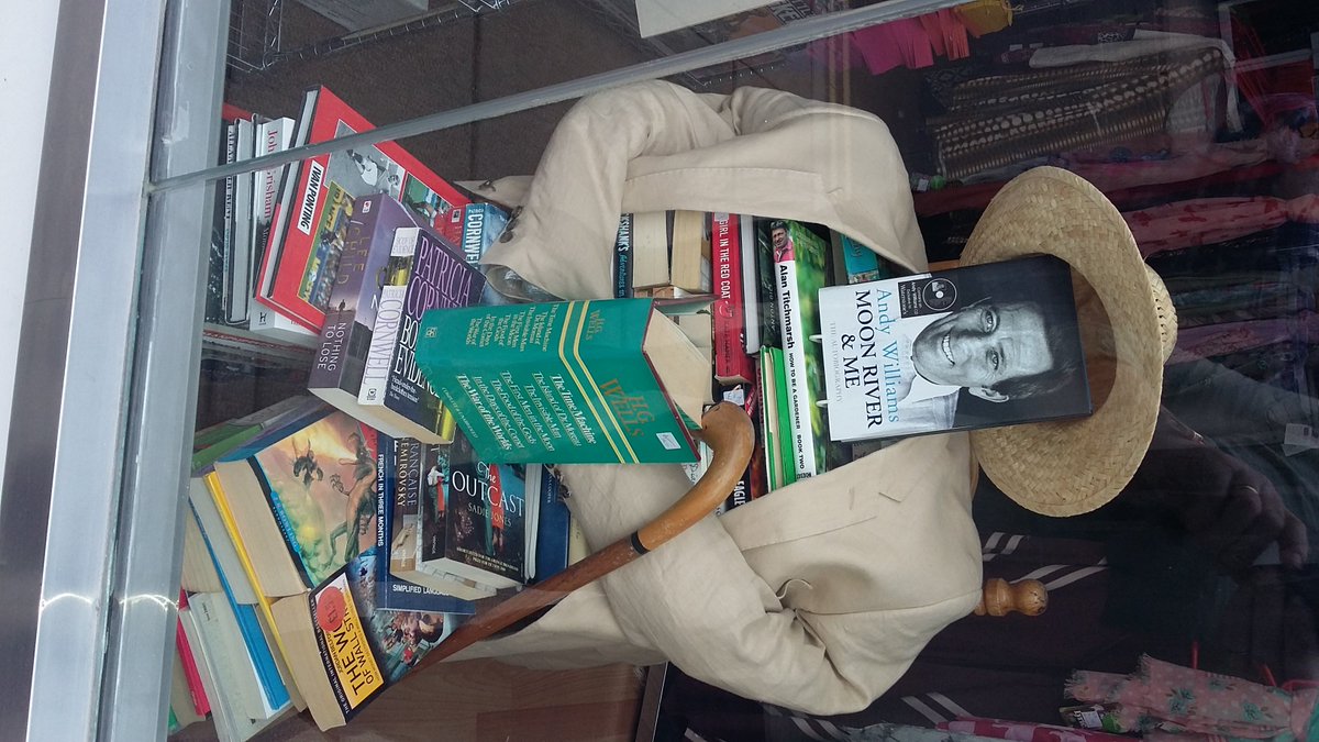 YLvsCancer's tweet image. Our charity shops have been getting in on the #GetinCharacter and #WorldBookDay action bit.ly/2mO8aMv