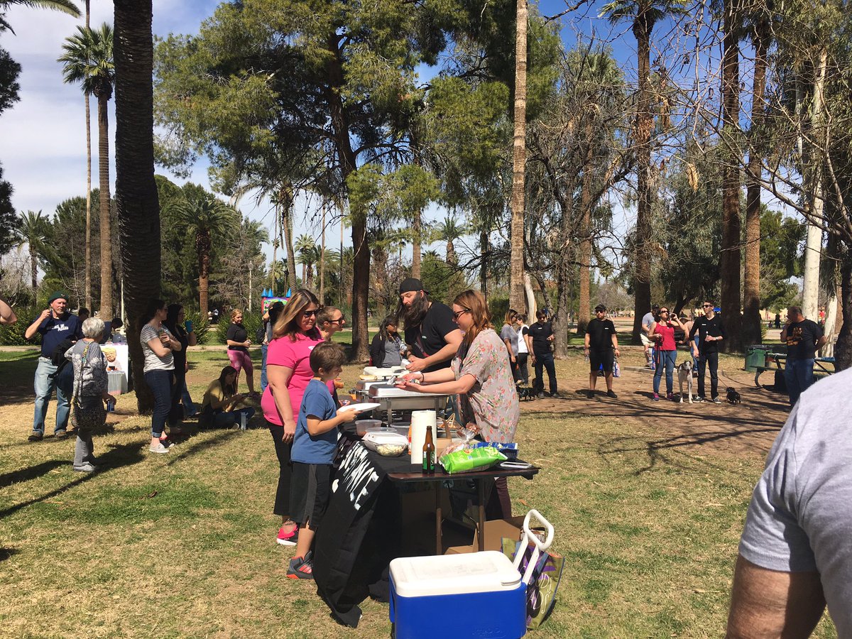 IndivisibleAz7's tweet photo. #resistphoenix bbq going on now #Phoenix #Arizona encanto park https://t.co/4Te6PrD8kz