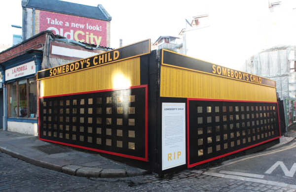 carrtogram's tweet photo. Somebody's Child commemorative artwork mother&amp;baby homes Ireland installation Essex Street Dublin #Tuam #InfantRemains https://t.co/kRklk86q2e