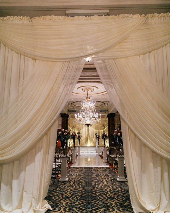 MarieKubin's tweet photo. Wow! Fab wedding entrance with gold accent #uplighting at the altar! 📷: #modwedding #EmilyWrenPhotography https://t.co/vno6CpAsQn