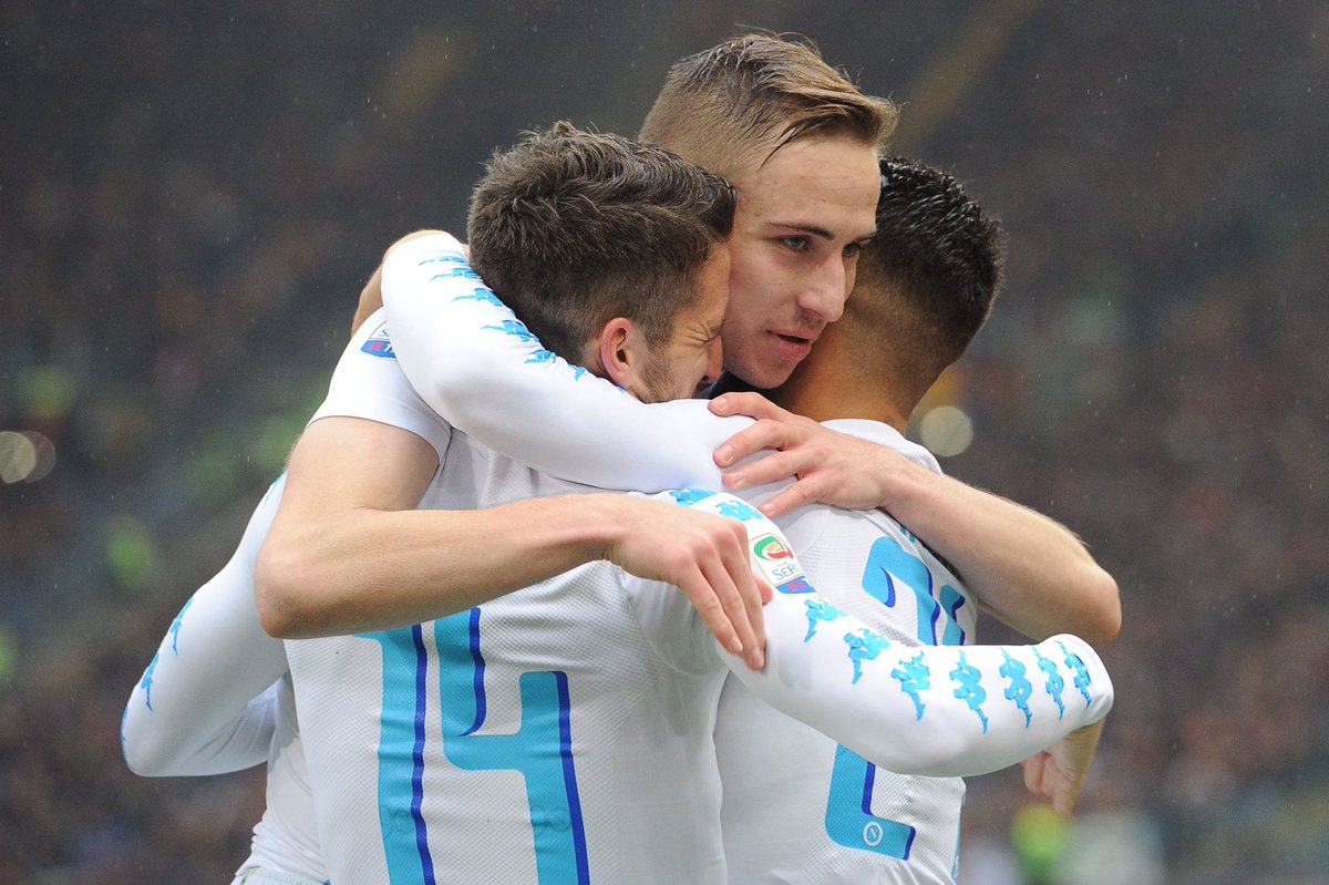 🖊 vittoria all'Olimpico: il racconto di #RomaNapoli 1-2 ➡️ sscn.it/e83726 ⚽️ <a href="/SerieA_TIM/">SerieA_TIM</a> #ForzaNapoliSempre