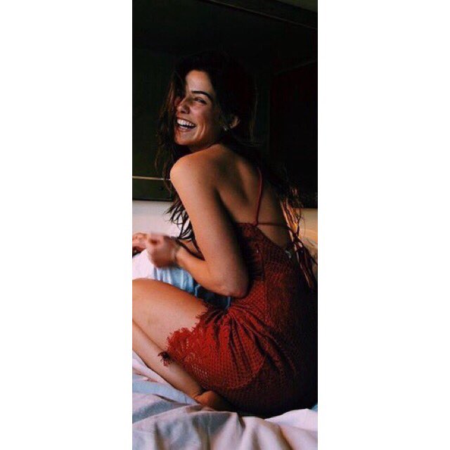 leoniefontainee's tweet photo. — Share one more drink with me, smile even though you're sad ; https://t.co/1H0LkRwn3J
