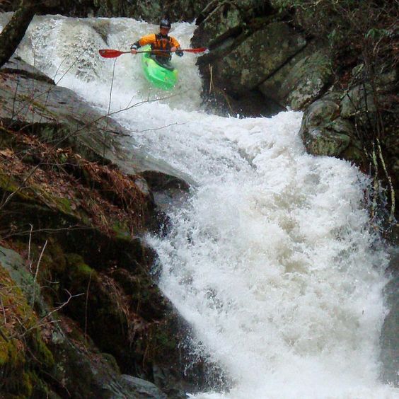 GORETEXna's tweet photo. Thanks to the rains down in Virginia. Photo: #MountainTech Gordon Dalton https://t.co/Wgawaatp2A