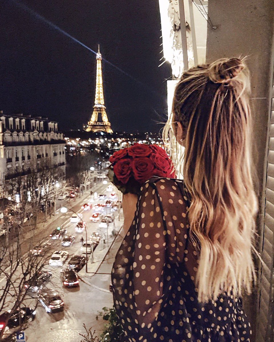 Parisian nights are my favorites... 🌹