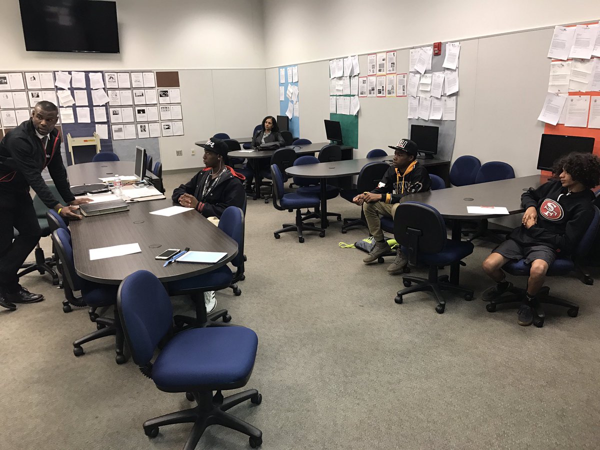 PUSDMrsPalmer's tweet photo. AAMS @PomonaUnified #CollegeBound #StudentAthlete #Making$ #HealthWatch #RealTalkWithRealWomen #RealMenRealTalk #InspireMe #HaveHaveNots https://t.co/6TEwJ60PWw