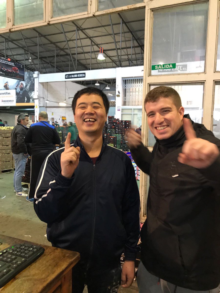 Desde CHINA rafa sigue celebrando nuestro PRIMER PREMIO👏🏻 Toda la chirigota te anima en tu nuevo puesto de trabajo 😊 Vuelve pronto amigo