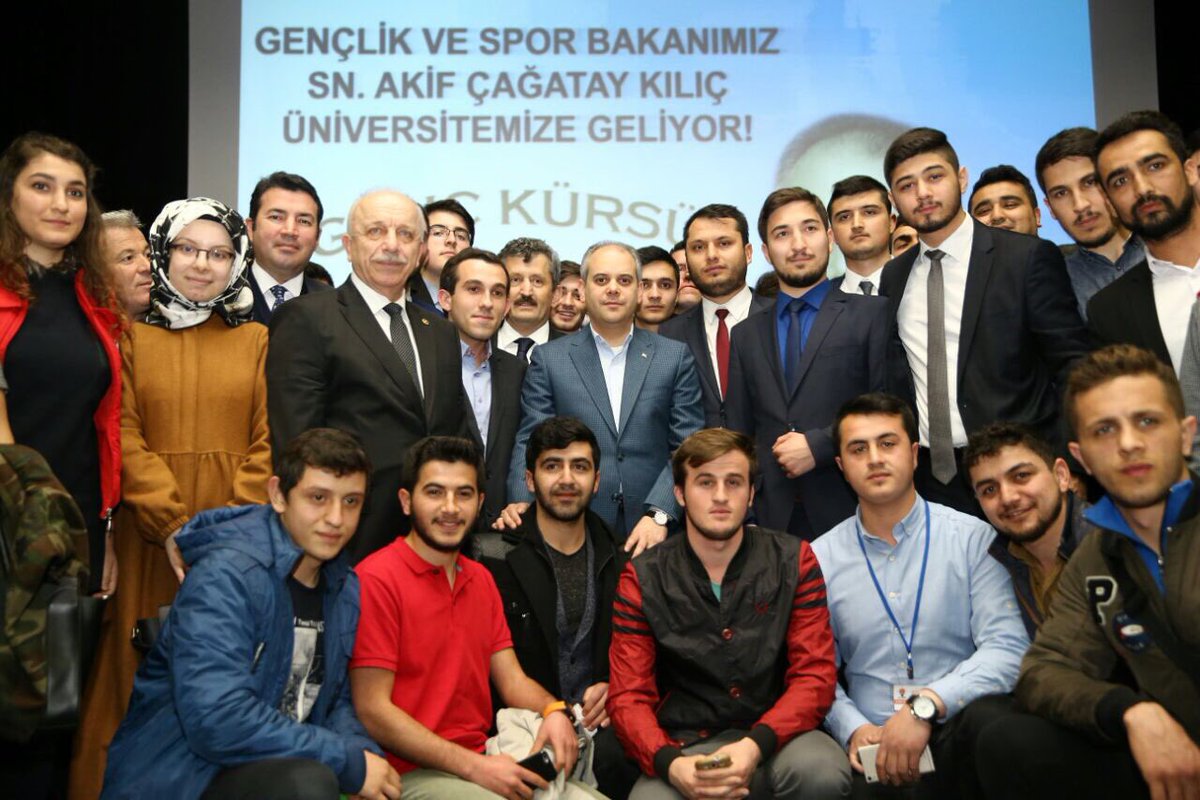 b_onuk's tweet photo. Genç Kürsü Programımızı Bakanımız @ackilic76 Beyefendinin Teşrifiyle Gerçekleştiriyoruz @mustafaguness @goruconalan @ZekiTosun8 @mecertas https://t.co/uTqSGMJjaF