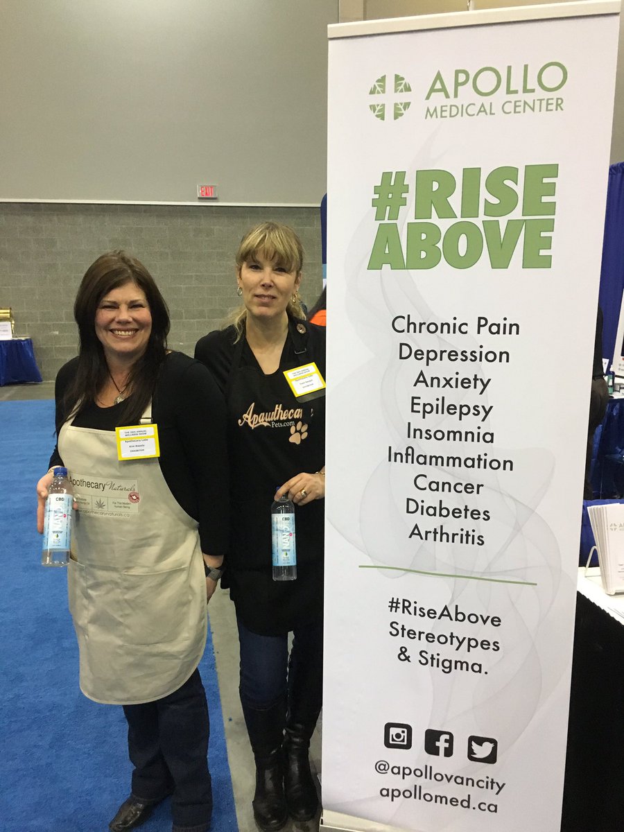 ApolloVancity's tweet photo. Staying hydrated &amp; rising above  social stigma here at @TheWellnessShow with @ApothecaryLabs team! 😁 💚🙏🏻 #riseabove #wellness17 https://t.co/Y0RQiUKqyx