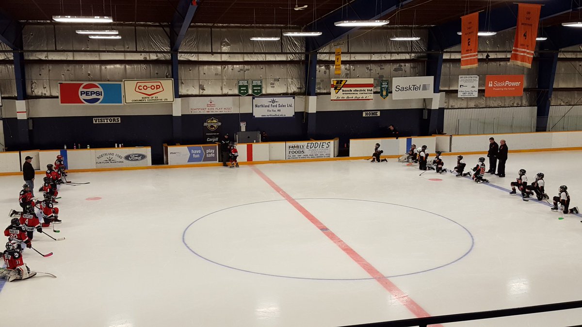 badham14's tweet photo. Bronze medals at the @Cargill Atom A1 Provincials in Flin Flon #HMProvincials #BelieveInTeam @FFMHA @hockeymanitoba https://t.co/kblmYc6izr