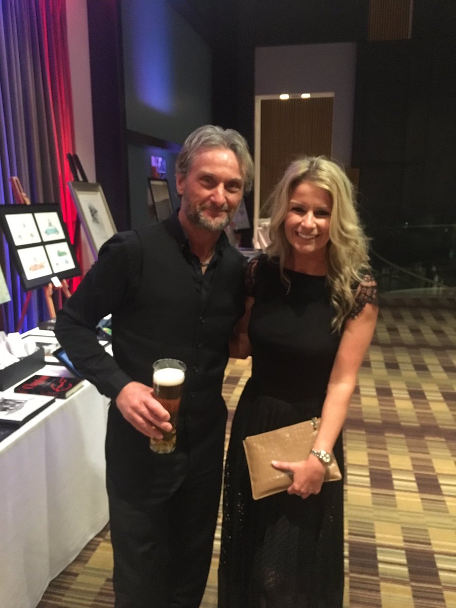 CharlotteR2323's tweet photo. @carlfogarty @NSPCC @ChildLine_Ball #NSPCC #childlineball https://t.co/c30qD176Qt