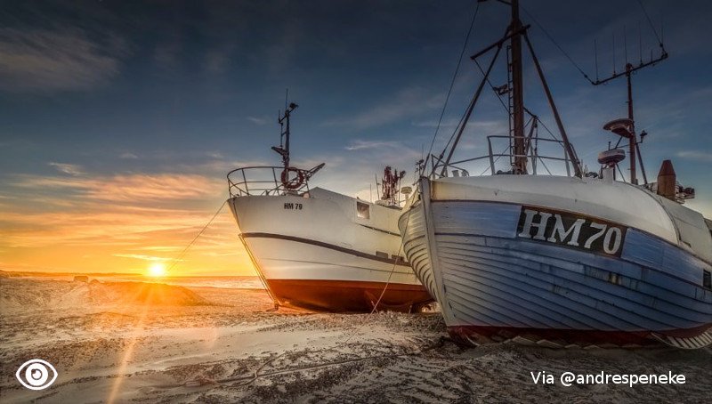 Galopticon's tweet photo. Thorup Sound bv Ole Steffensen (via @andrespenke) #boats #beach #sunset #landscapephotography https://t.co/TSf09KK0AS