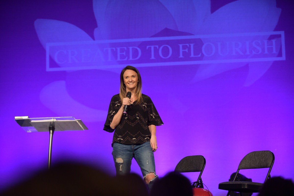 HannahMBurr's tweet photo. So blessed by these incredible ladies this weekend๐ #RethinkPink17 https://t.co/fs1T8LjH4B