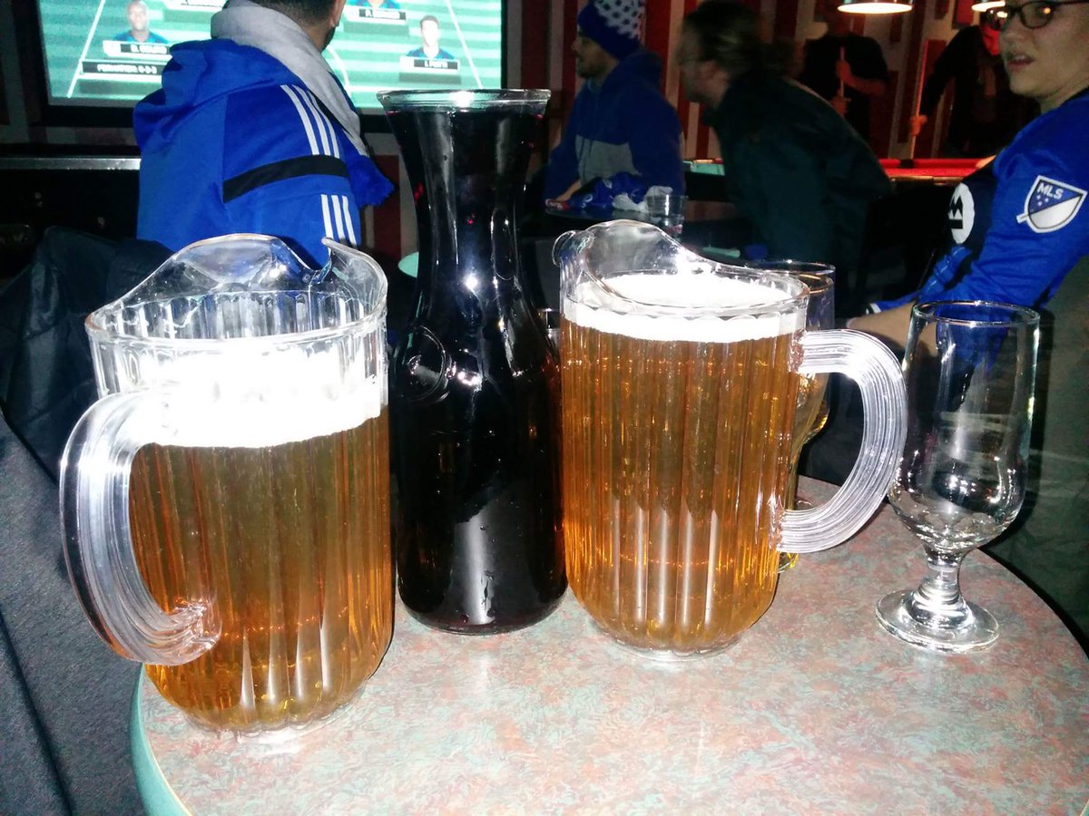 ultrasmontreal's tweet photo. La vieille garde est prête. #UM02IsBack #BBBV @SocratesMTL https://t.co/rkYhGCeyXN