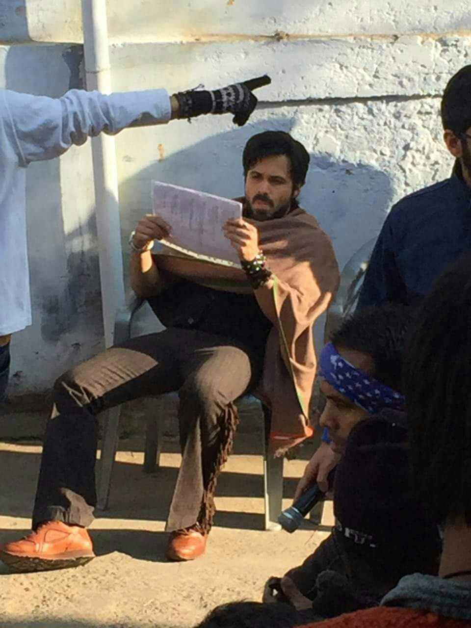 Happy Sunday  hope your shoot is going well!  Emraan Hashmi Bday Month 
