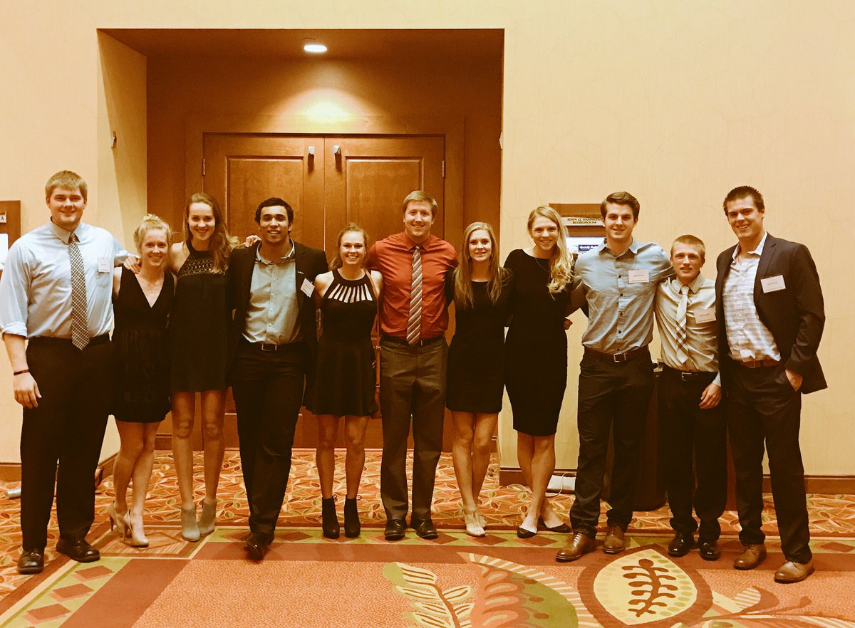 CSUSAAC's tweet photo. Some of our SAAC members volunteering at the #ramgoodtimeauction https://t.co/GivJulbTOo