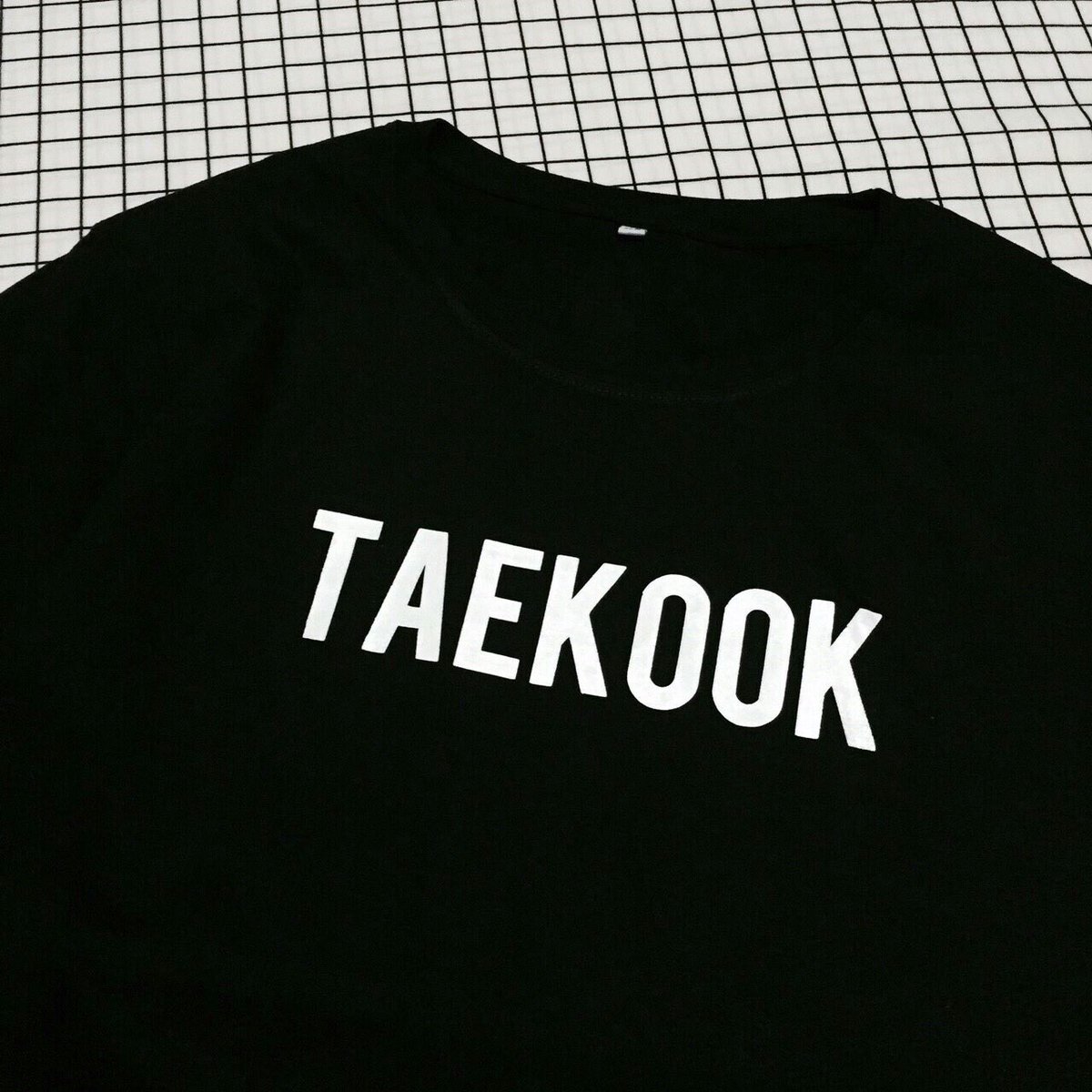 Vvvshop1's tweet photo. 💛250- เสื้อสกรีนพร้อมส่ง
เปลี่ยนชื่อได้ ออกแบบได้ แจกบน
#WingsTourInBangkok #THEWINGSTOURinbangkok #SpringDay4thWin https://t.co/pZYPMgKbvG