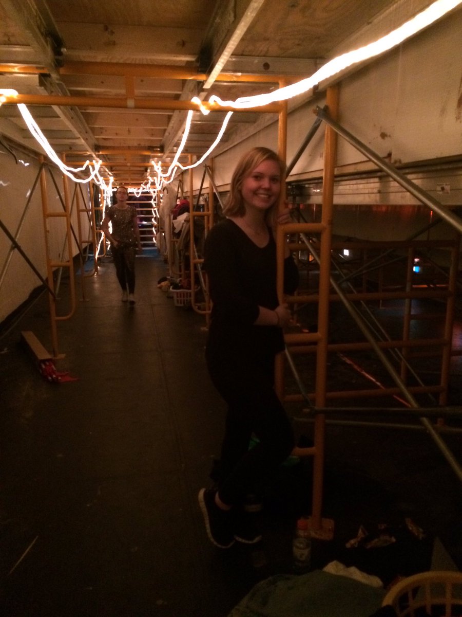 hbrinks27's tweet photo. So blessed to have had the chance to take my senior pictures with the beautiful pops scaffolding #iPhone5S https://t.co/3TMHOXr4YQ
