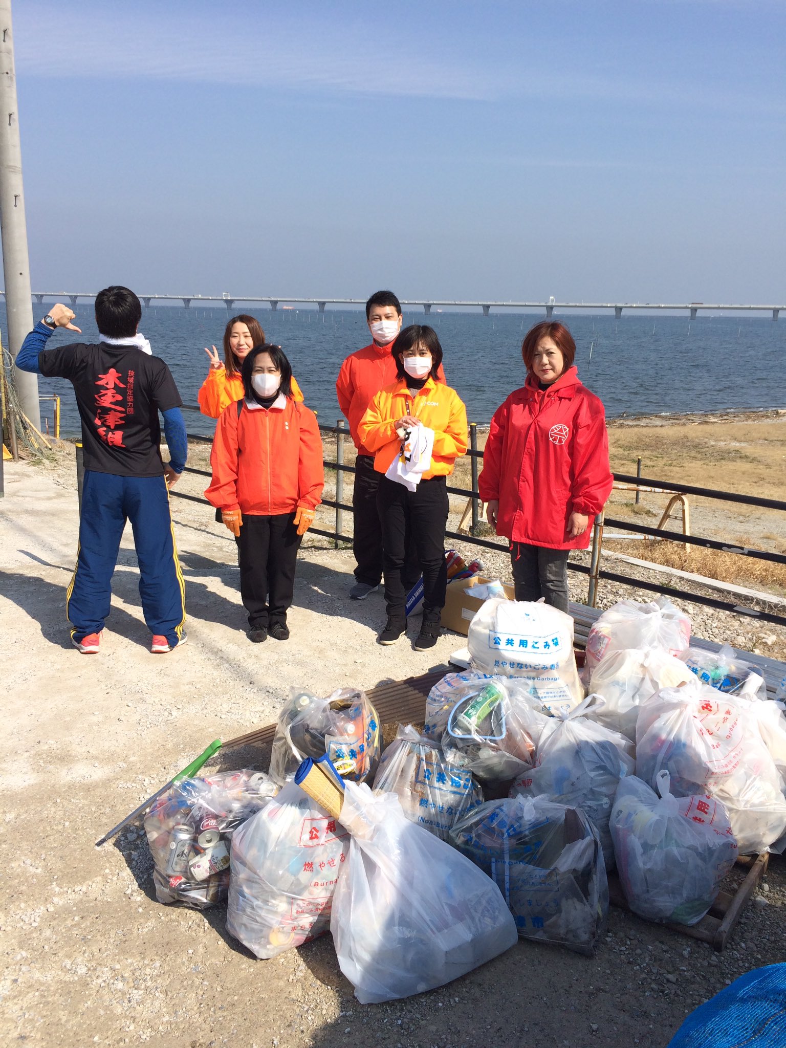 木更津ロケット 木更津組 Twitter पर 来週も引き続き金田見立海岸潮干狩り場周辺を拾いまくりますが まだまだ拾いきるのは難しいです お時間ある方は ご協力お願いします 潮干狩りが 始まるまでに汚い状況を何とかしないとです T Co Rkt4d2kqtk