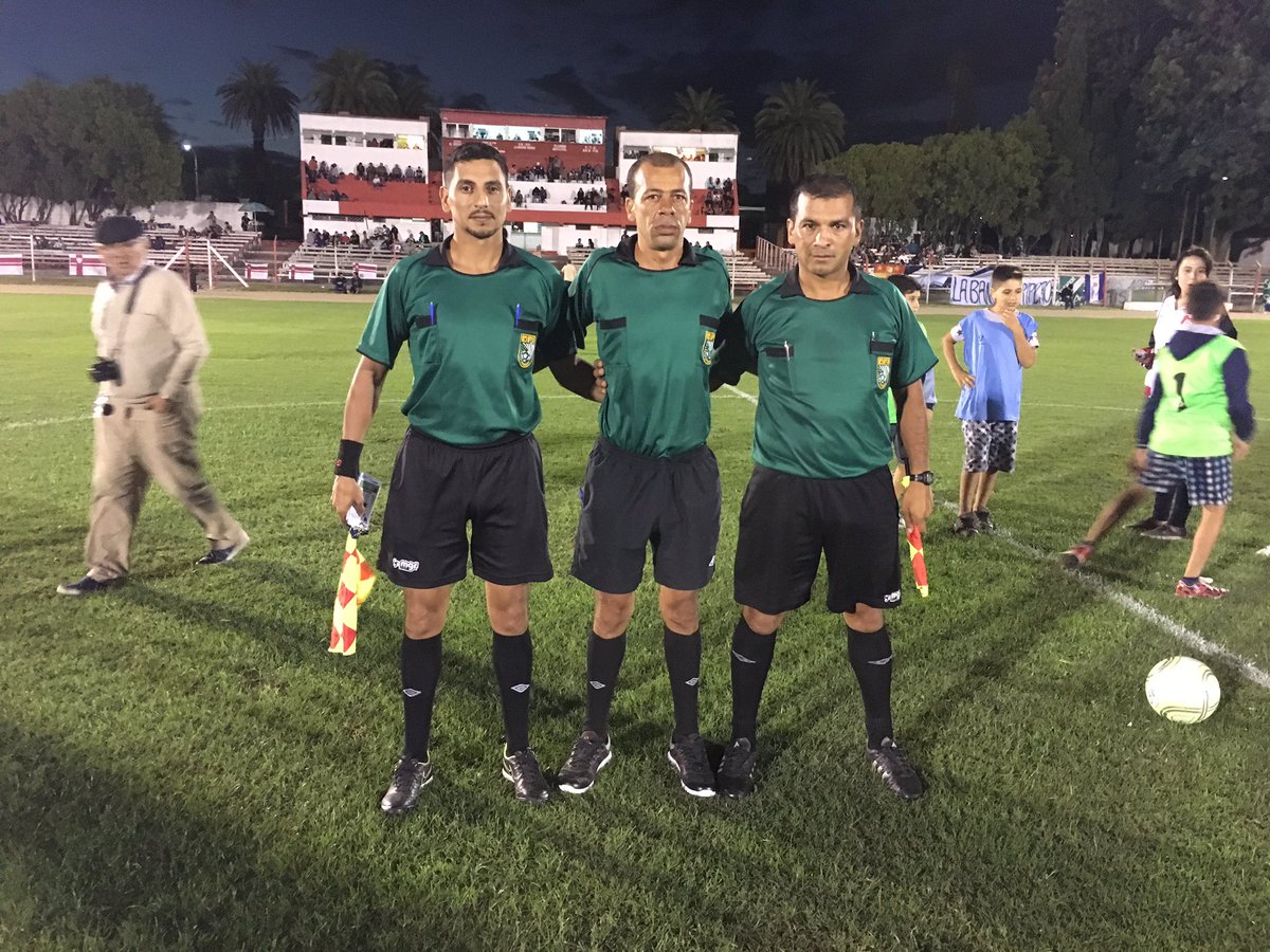 futbolflorida's tweet photo. #COPAFI En juego Florida - Río Negro #SUB18 https://t.co/fIdIvlKovC