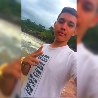 GabrielHoolz's tweet photo. #NovaFotoDoPerfil https://t.co/9GOfDGBB6y