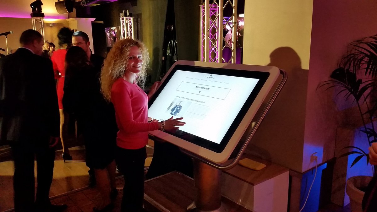 tablekara's tweet photo. @tablekara en soirée @Empreinte_Moi au #domainedechatillon ! https://t.co/uQYZDbTTWK