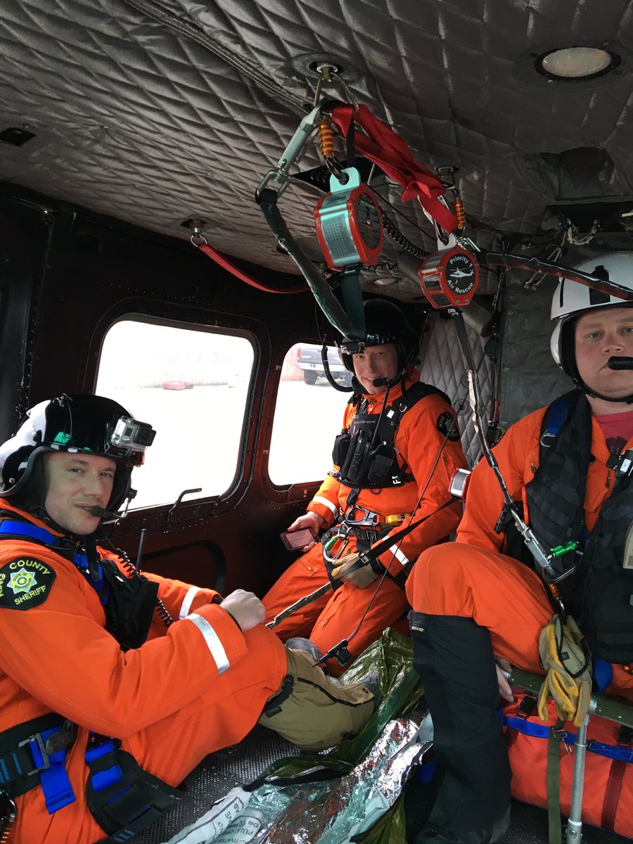 KCSOAirsupport's tweet photo. Guardian 2 is en route to kititas county for a hoist rescue of an avalanche victim. https://t.co/rsFdnCw8LT