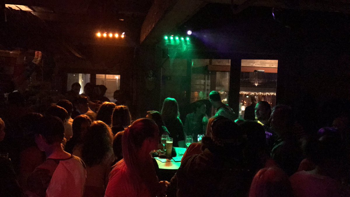 MarcusCooky's tweet image. Full house today !!!!