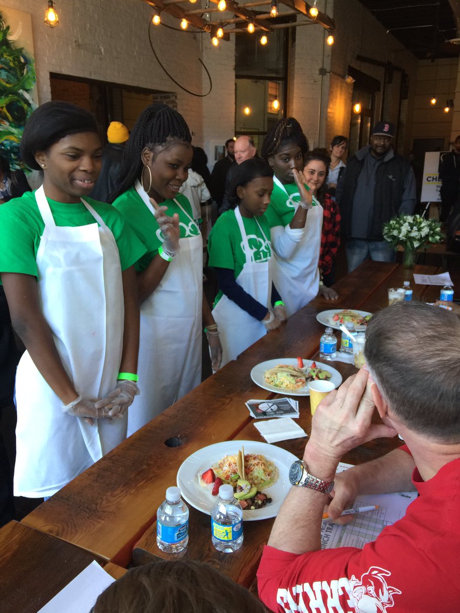 FTT_Pittsburgh's tweet photo. These student chefs are so impressive! Follow @CKitchenPgh for Project Lunch Tray info #cookingclubs #keepitrealkeepitlocal @SmallmanGalley https://t.co/aLc5rXVgIX