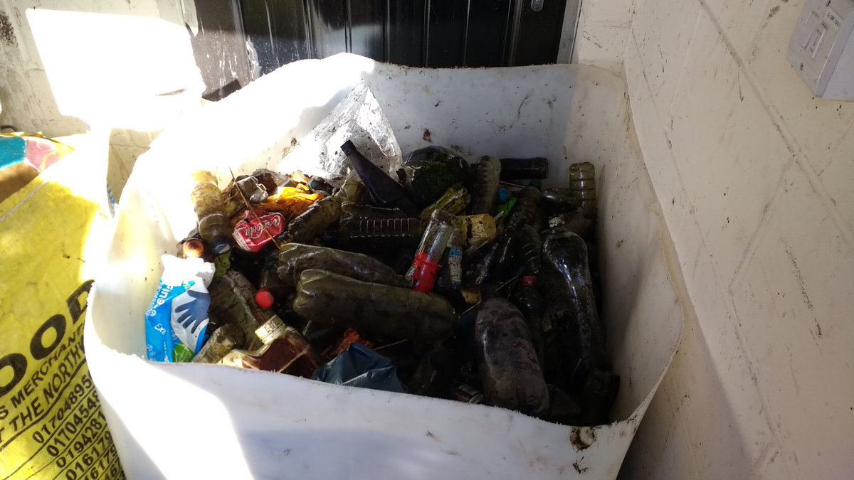 <a href="/Scouts29th/">29th Ormskirk Scouts</a> before and after, canal reed beds in Burscough, good job well done #amillionhands @CRTCanoeTrail <a href="/OrmskirkScouts/">Ormskirk Scouts</a> <a href="/CRTnotices/">Canal & River Trust</a>