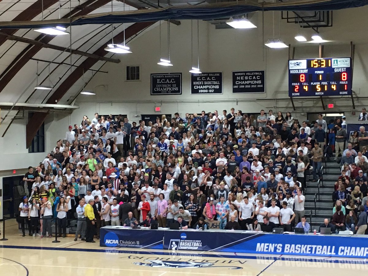 LindyStetson's tweet photo. @d3hoopsville packed house Midd College tied @8 at first media #letsgomidd https://t.co/zw2vjCUWOh