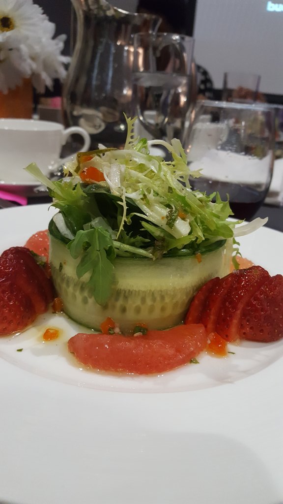 michalhue's tweet photo. 10/10 presentation. 10/10 deliciousness. #VMC17 https://t.co/zQOyXbVRoD