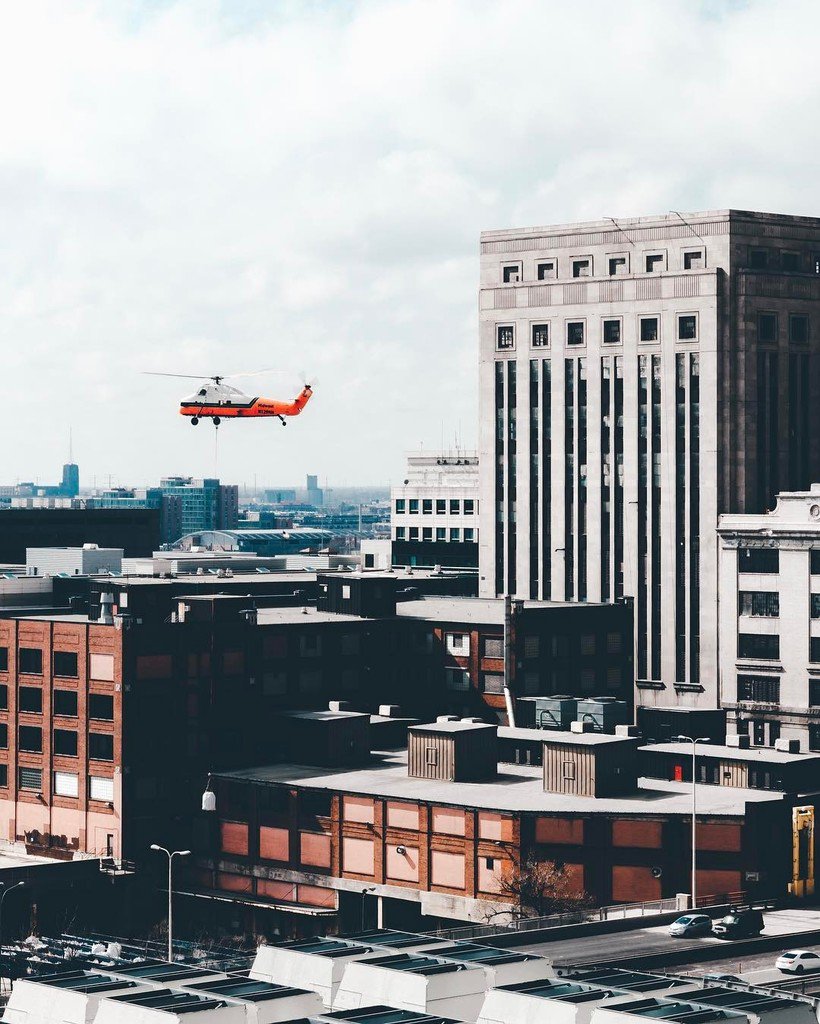High up and level with a helicopter
•
•
•
#lensculture #aov#urbanaisle #CreateExplore #cit… ift.tt/2mouNJM