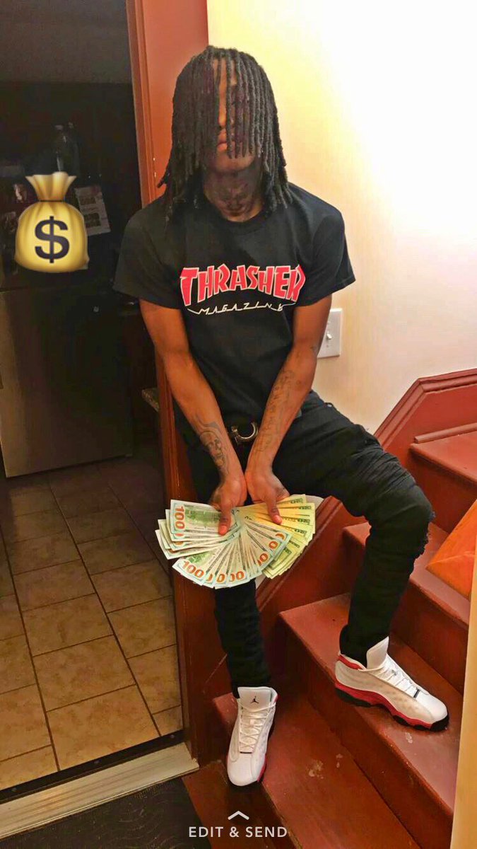 FabKahWorld's tweet photo. 🗣💵🎒😎 https://t.co/JwXp46l2GI