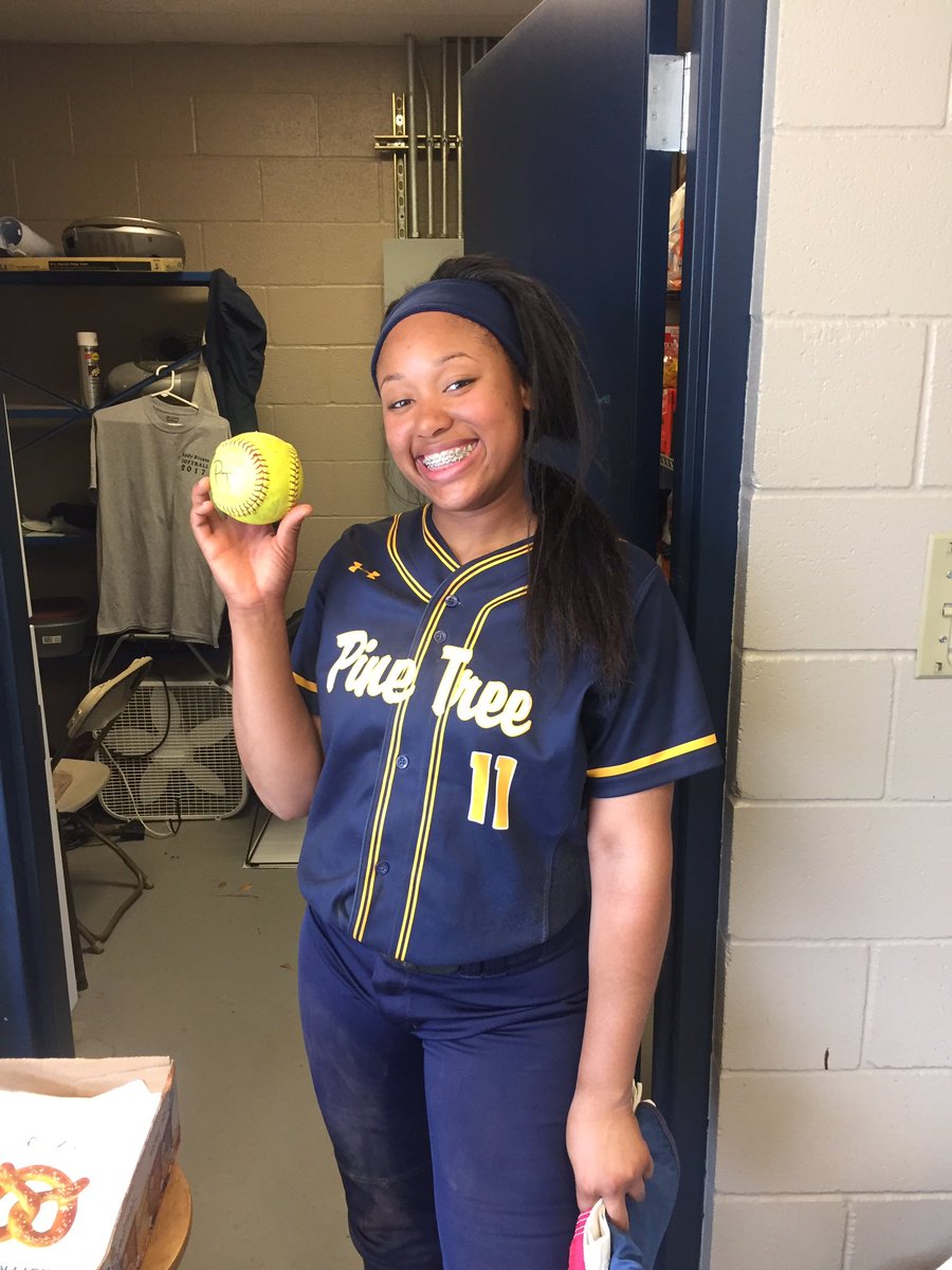 PTHS_Softball's tweet photo. @PTHS_Softball went 5-0-1 @nakeyiafisher and @Roobiiiinn with a Home Run each. Pirates outscored their opponents 39-13 https://t.co/lKmSaCgbyh