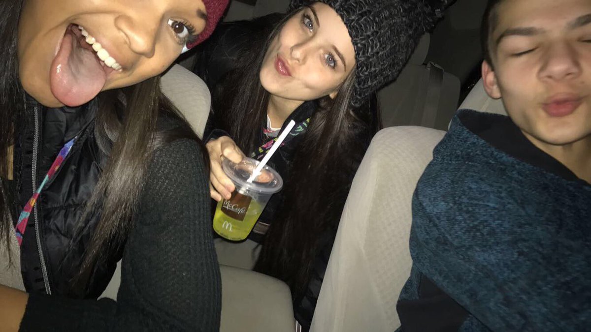 amayakou's tweet photo. happy birthday lexus catherine johnson❤ https://t.co/VImTqcN3Wj