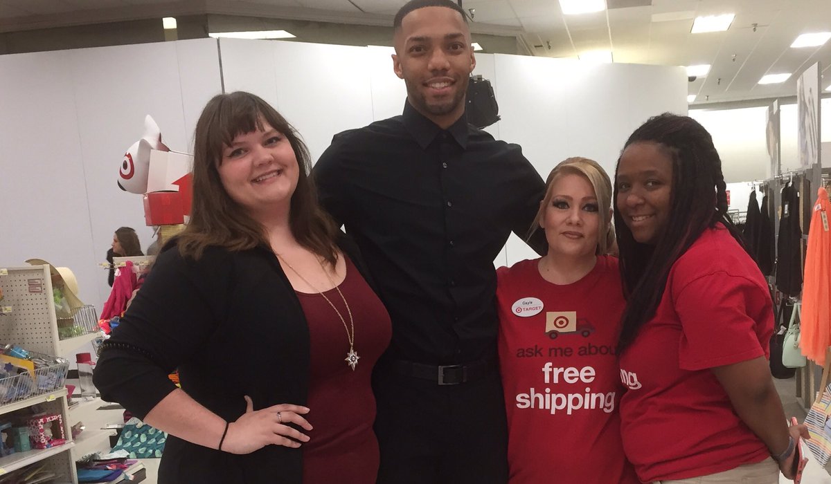 On his way to perform tonight for Abilene Idol, T0219 wishes you the best of luck.