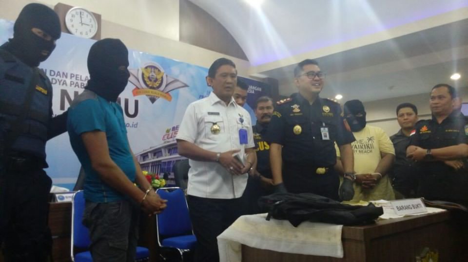 beacukaiRI's tweet photo. #infoBC kesuksesan BC kualanamu mengagalkan upaya penyelundupan narkoba. Selengkapnya simak disini ya https://t.co/ZUGHMOpa6N https://t.co/WH4chif836