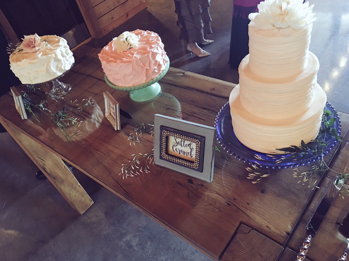 These cakes are beautiful😍 <a href="/sweethaus/">sweethaus</a>