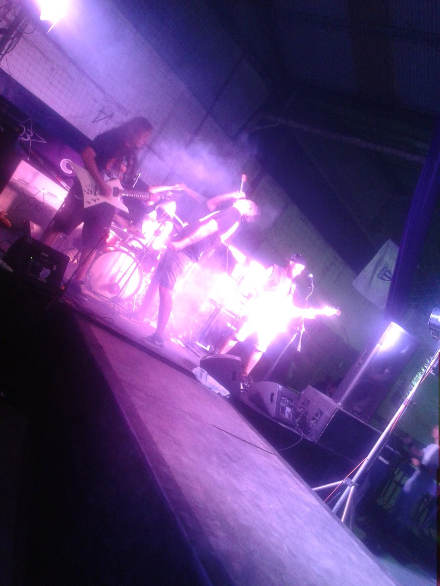 lascdf's tweet photo. Ya suena #Krudo en el #libertarock https://t.co/kKy5mICCVQ