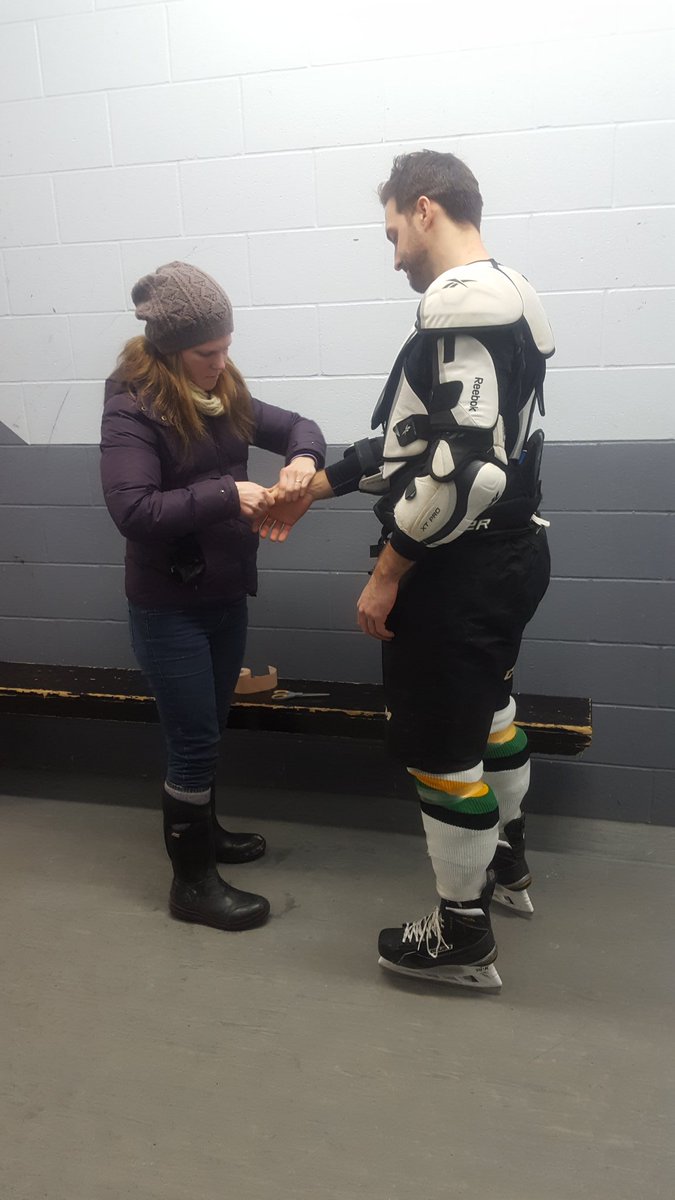 centshockey's tweet photo. Thanks Kim Blok from Optimal Heath for the help tonight. https://t.co/SnGthFcAW2