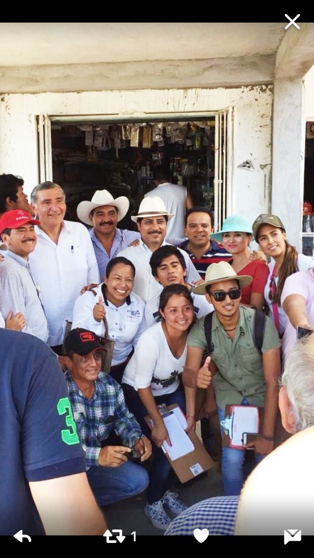 adan_augusto's tweet photo. Esta mañana en el fracc.  Lagunas recorrido casa x casa acompañado de Evaristo Hernández Cruz y el Diputado Marco Rosendo Medina Filigrana https://t.co/7aQPtBmjQw
