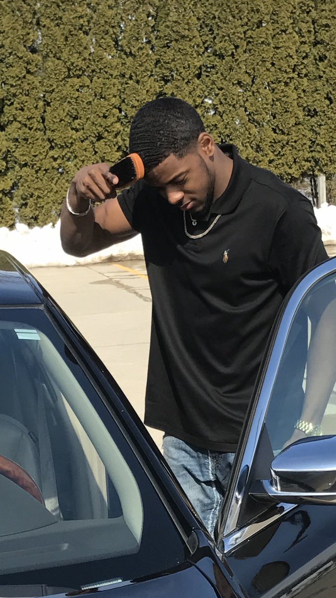 josawho's tweet photo. High key missin my barber https://t.co/KVvO7sWd8C